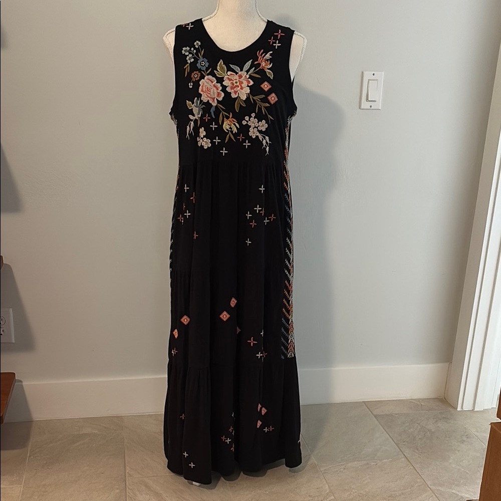 Floral Embroidered Black Maxi Dress